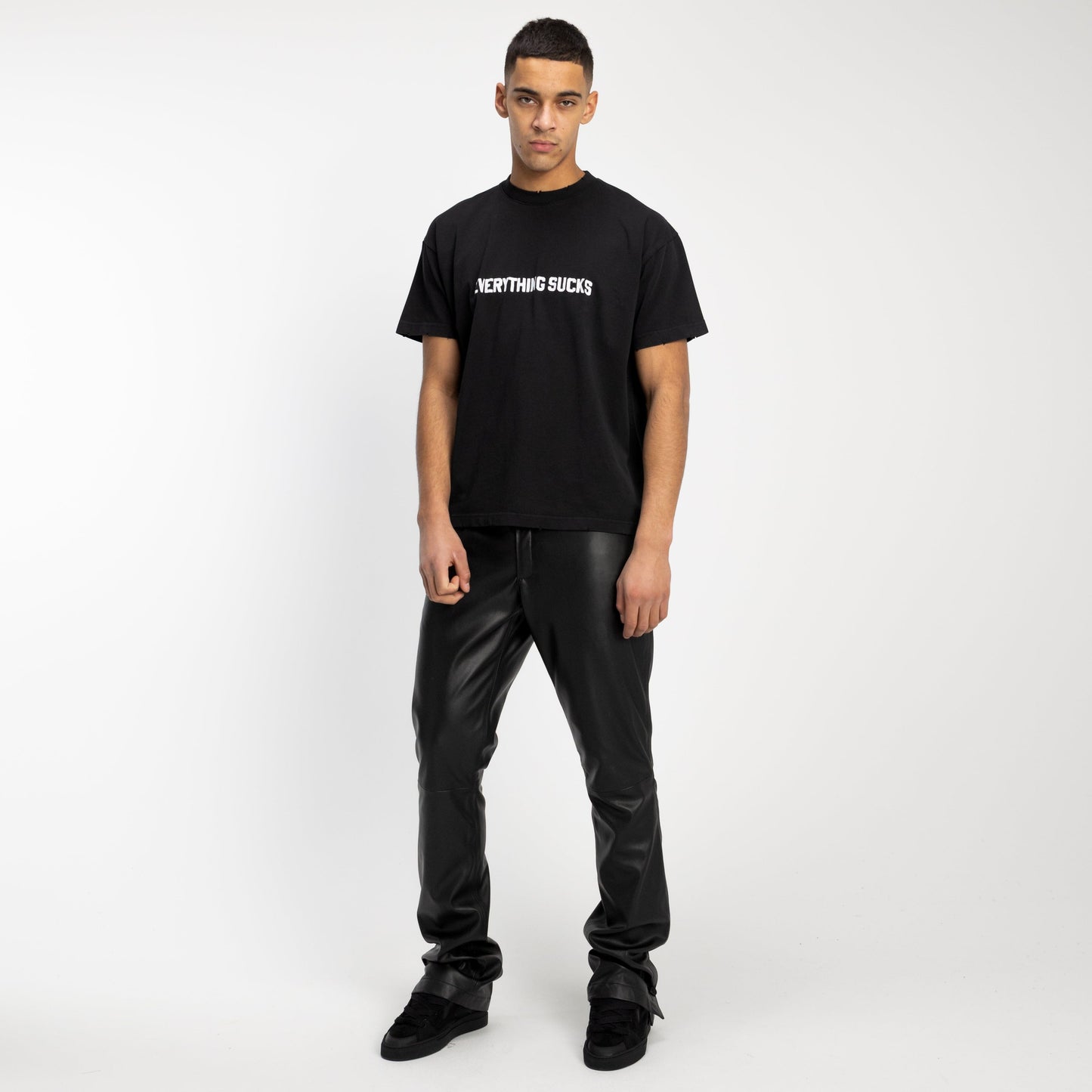 Everything Sucks T-Shirt in Perlite Black