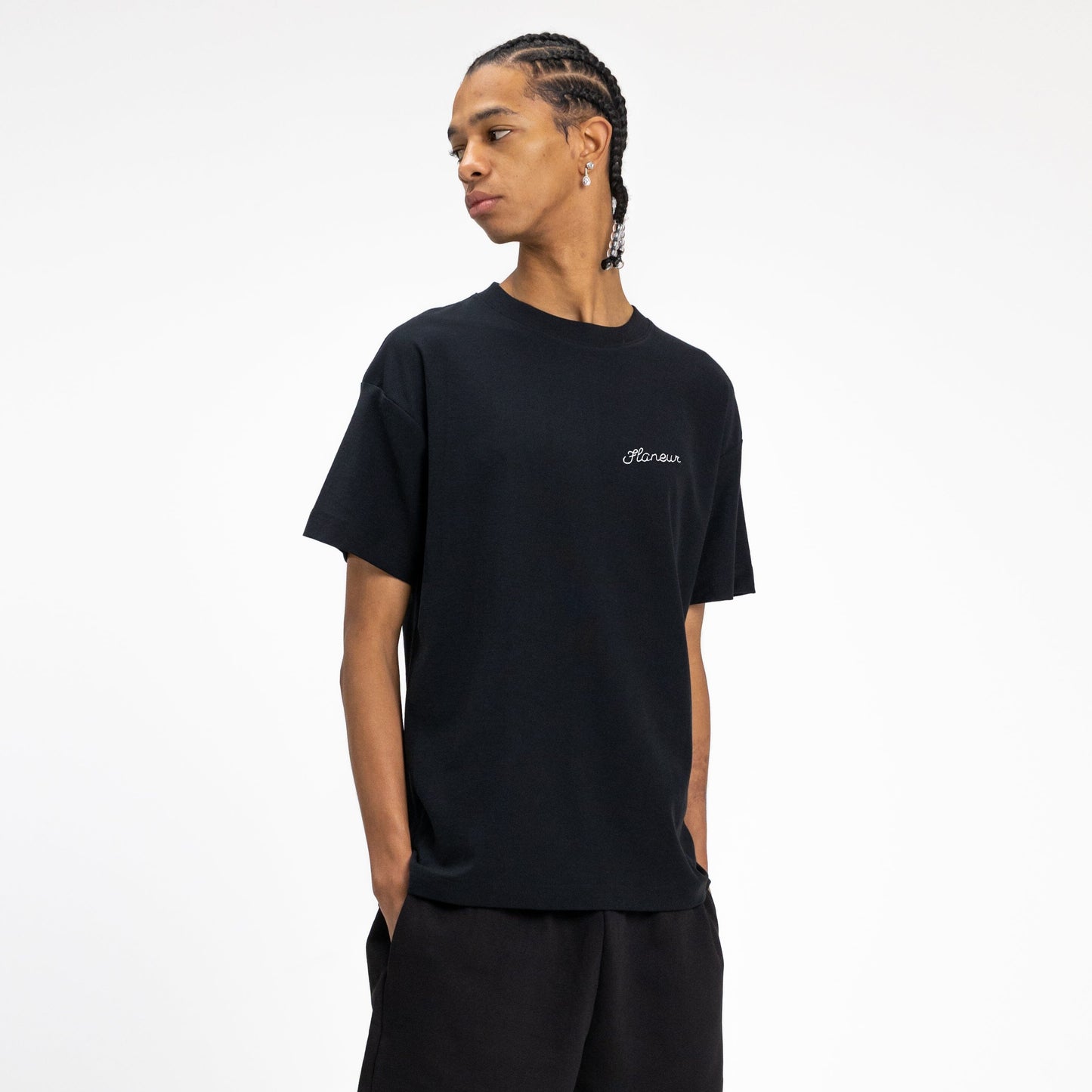 'Flaneur' Signature T-Shirt in Black