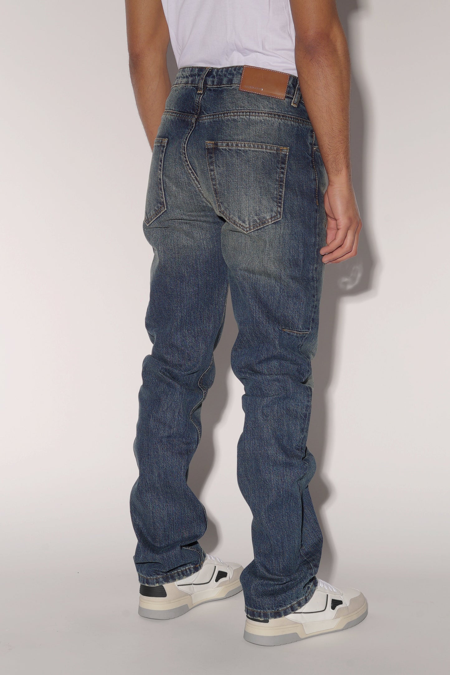 Straight Jeans in Aged Blue Denim