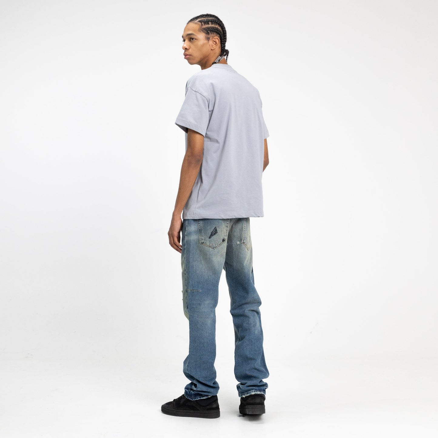 Straight Jeans in Repaired Mojave Denim