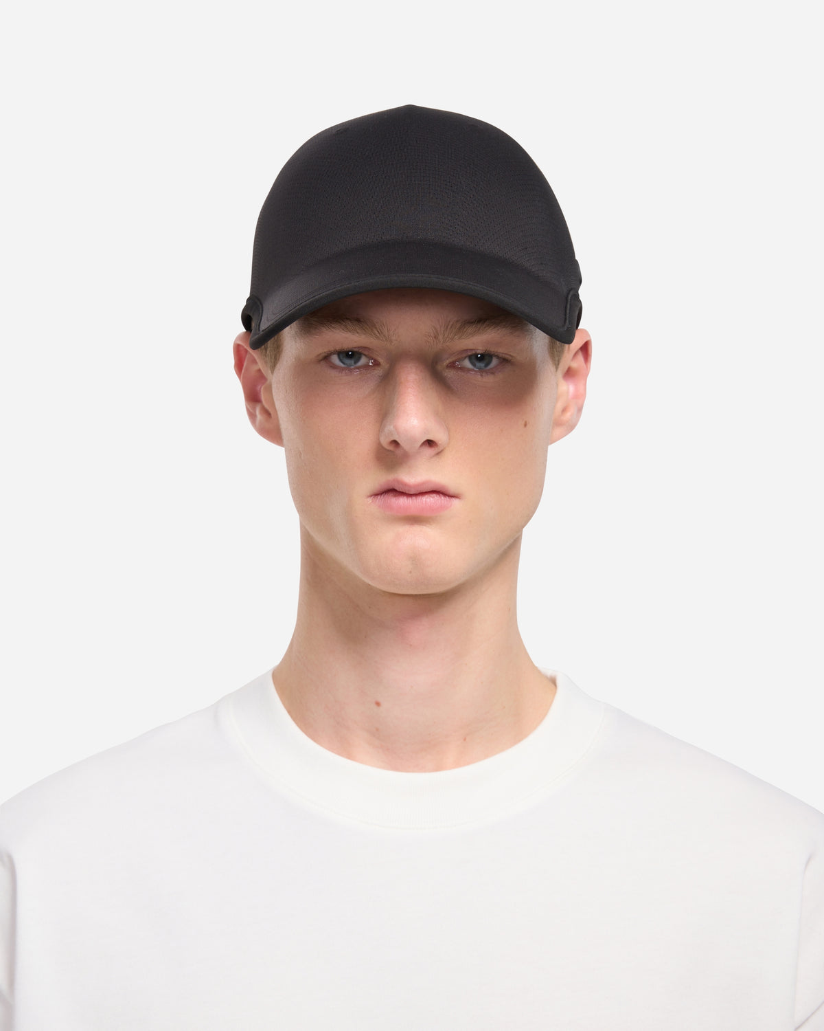 Badge Seamless Cap | Black