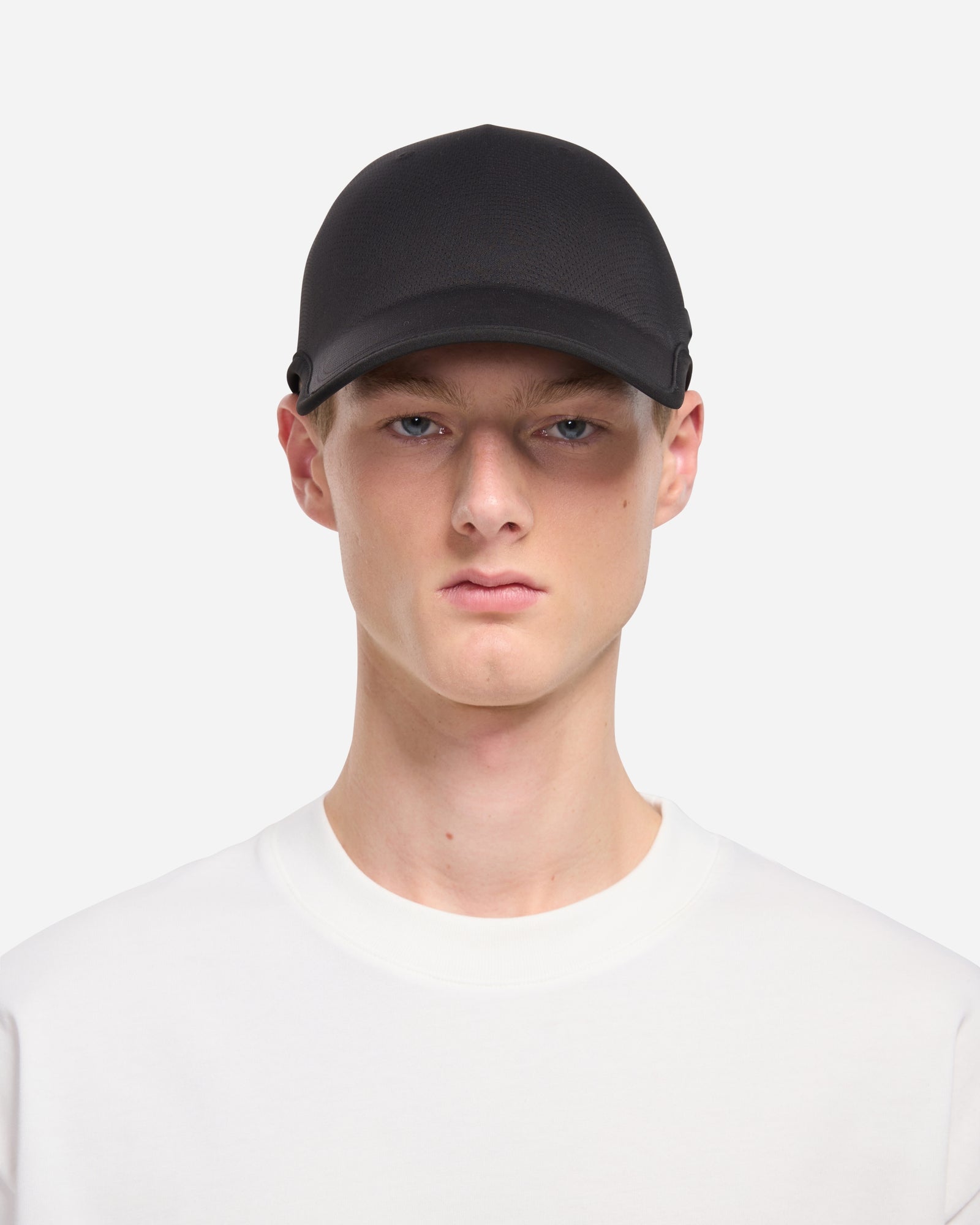 Badge Seamless Cap | Black