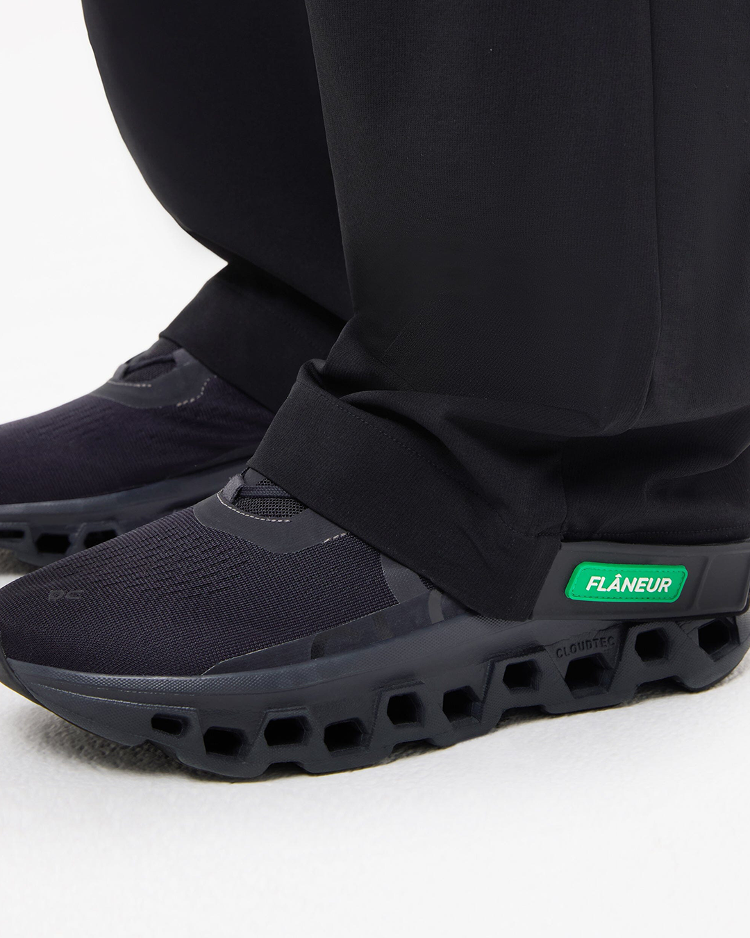 Badge Formal Tech Pants | Black