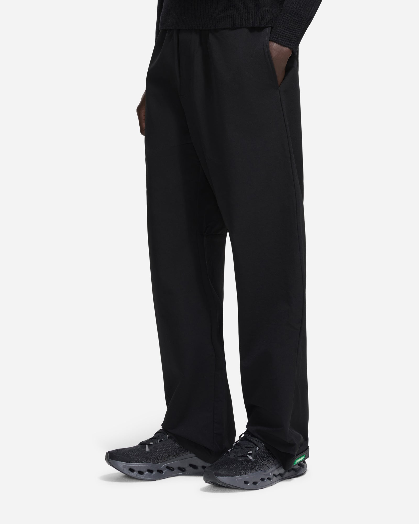 Badge Formal Tech Pants | Black