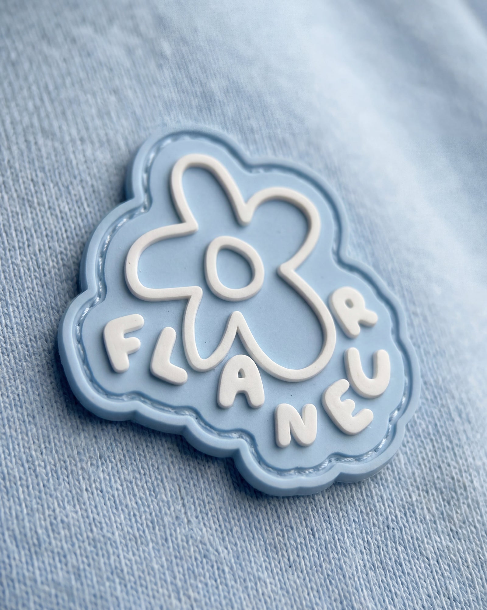 Rubber blossom t-shirt | Light Blue