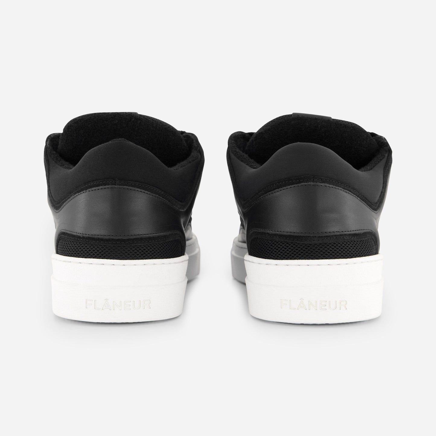 The Avenue Sneaker Black/White