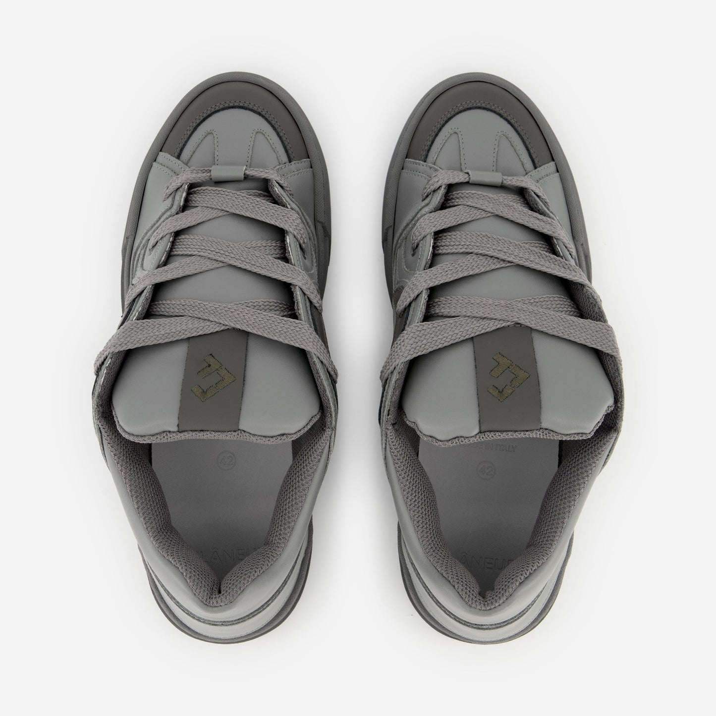 The Avenue Sneaker Grey