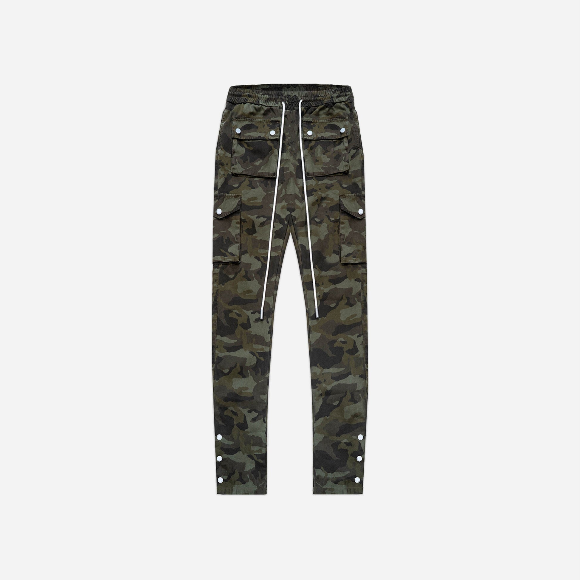 Buttons Cargo Pants in Camo
