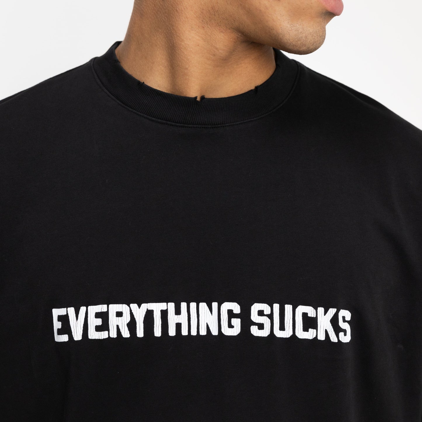 Everything Sucks T-Shirt in Perlite Black